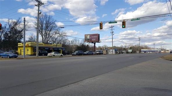 Commercial Corner, north Cleveland TN: 5205 N Lee Hwy, Cleveland, TN 37312